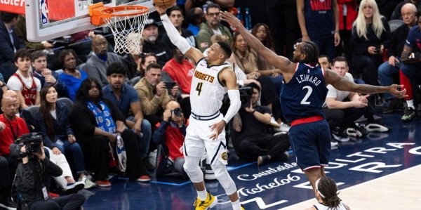 威少接受右手手术 修复本赛季出现的两处骨折