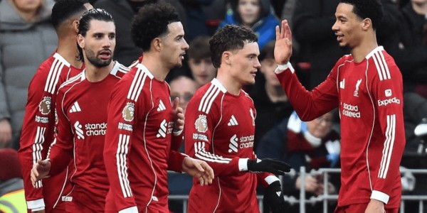 爆冷！点球罚丢，英超卫冕冠军又翻车：尴尬4连平，狂丢8分