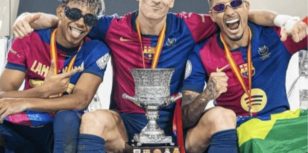 西甲最佳阵容揭晓：姆巴佩领衔，巴萨四大巨星入选，维尼修斯遗憾无缘