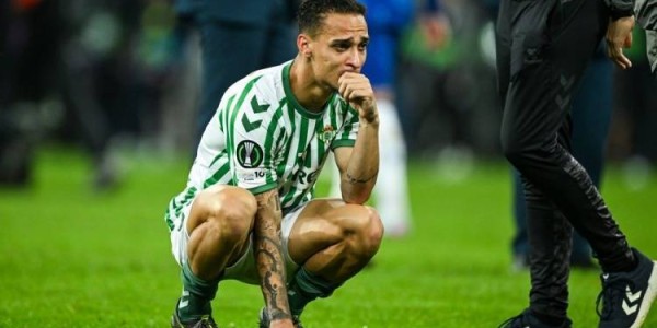 记者：贝蒂斯与曼联讨论安东尼未来，球员希望留在贝蒂斯