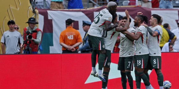 曼联2-1力克西汉姆：费尔南德斯为何是红魔的真核？