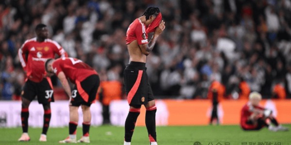 曼联决赛折戟、成绩触底，下赛季路已走窄，但应保持执着！