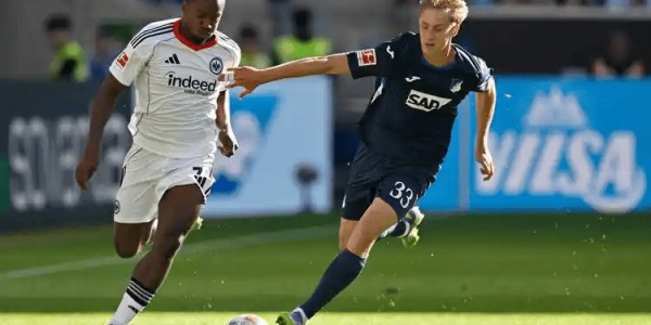 德甲巅峰对决：法兰克福铁血防线VS多特蒙德闪电反击 谁能主宰欧冠资格争夺战？